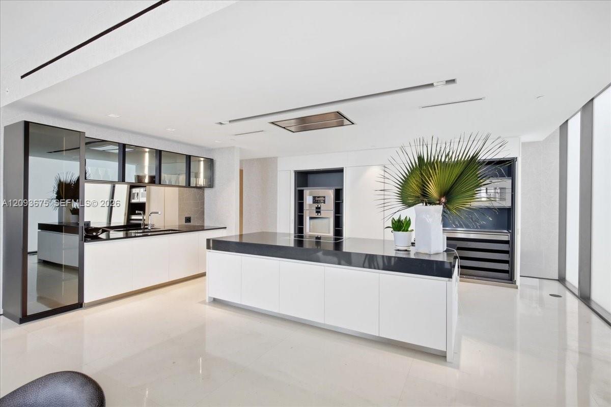 1000 Biscayne Boulevard 4102 Property Photo 12