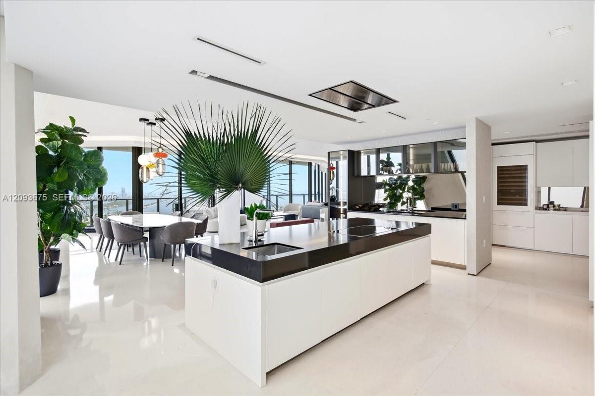 1000 Biscayne Boulevard 4102 Property Photo 13