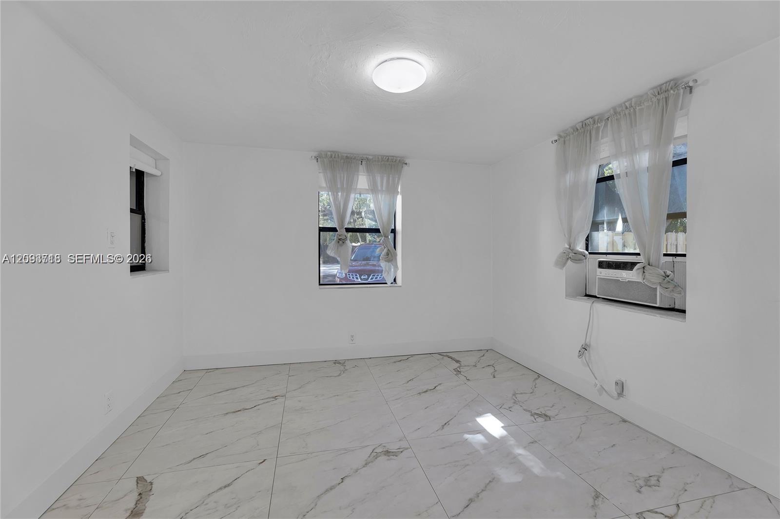4837 Sw 28th Avenue Property Photo 15