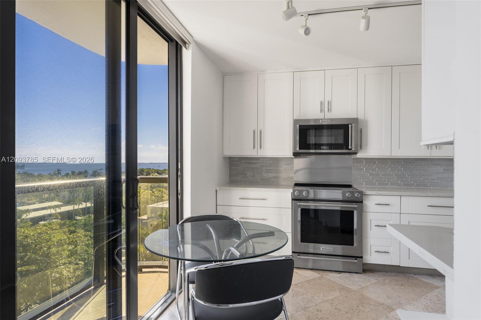 2575 S Bayshore Drive 10a & 10b Property Photo 10