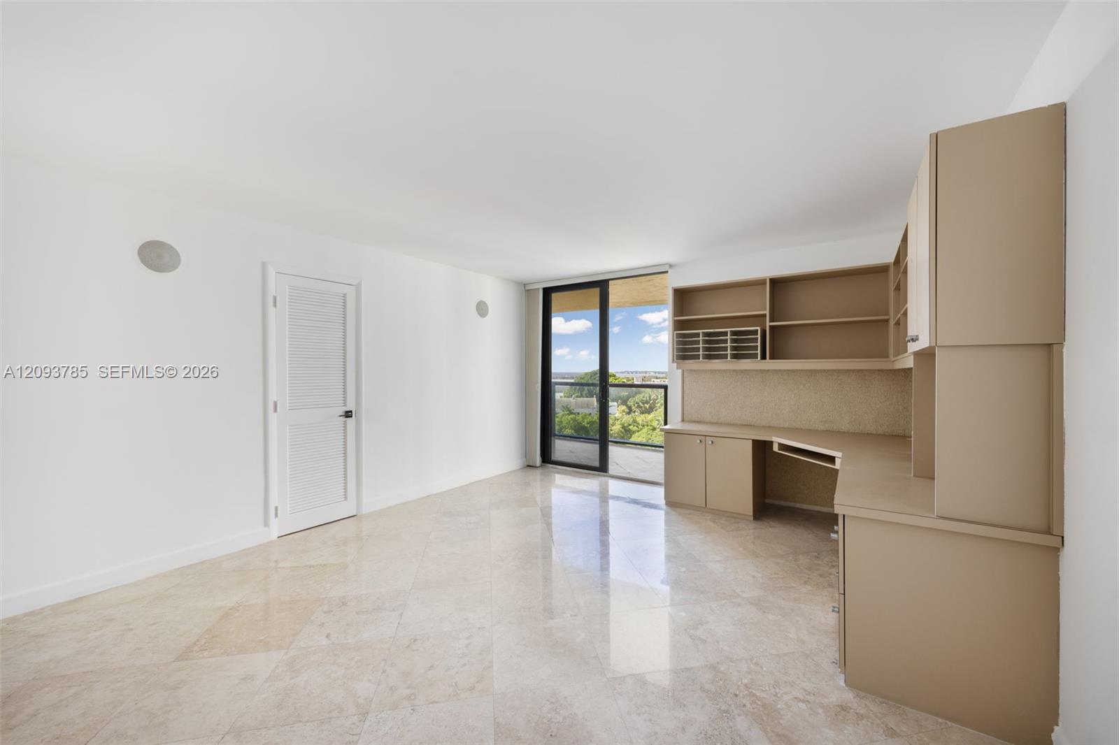 2575 S Bayshore Drive 10a & 10b Property Photo 12