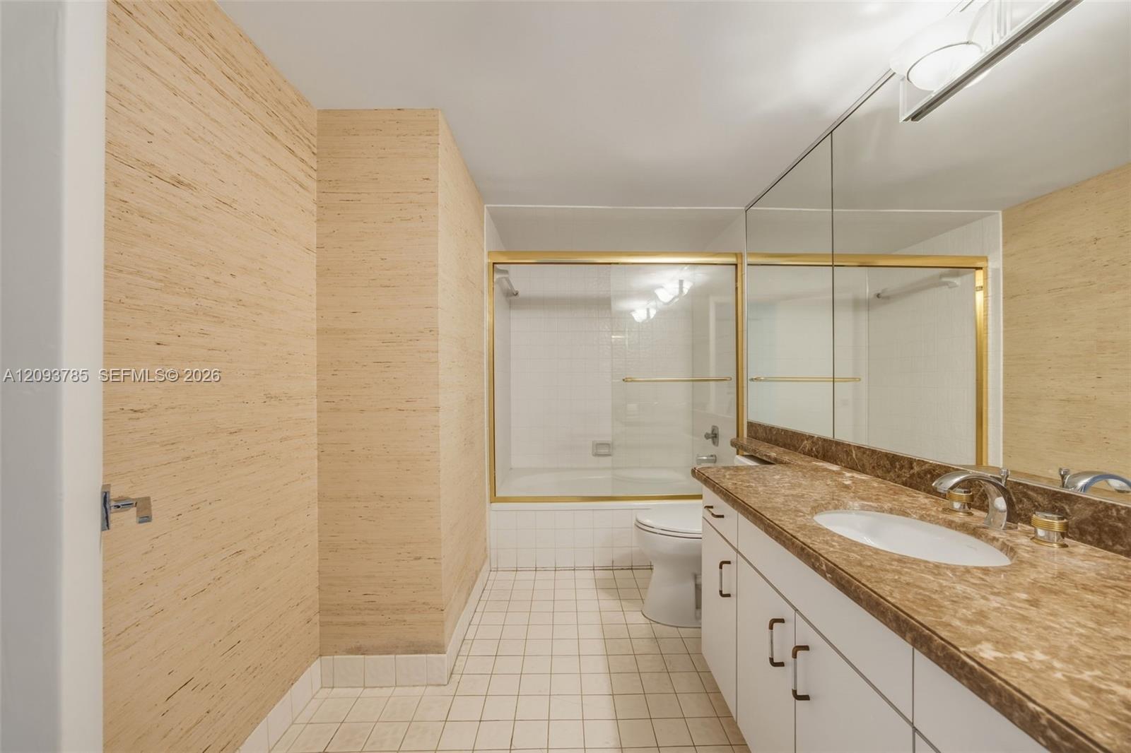 2575 S Bayshore Drive 10a & 10b Property Photo 13