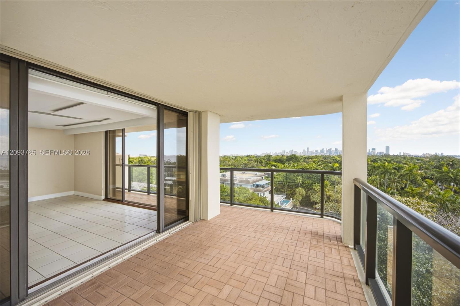 2575 S Bayshore Drive 10a & 10b Property Photo 15