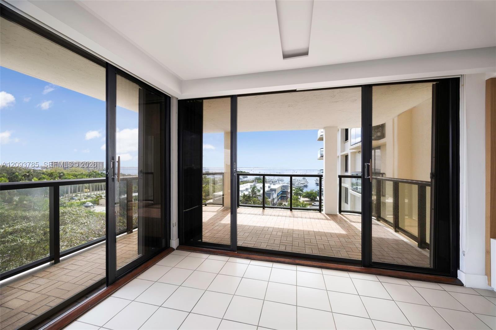 2575 S Bayshore Drive 10a & 10b Property Photo 16