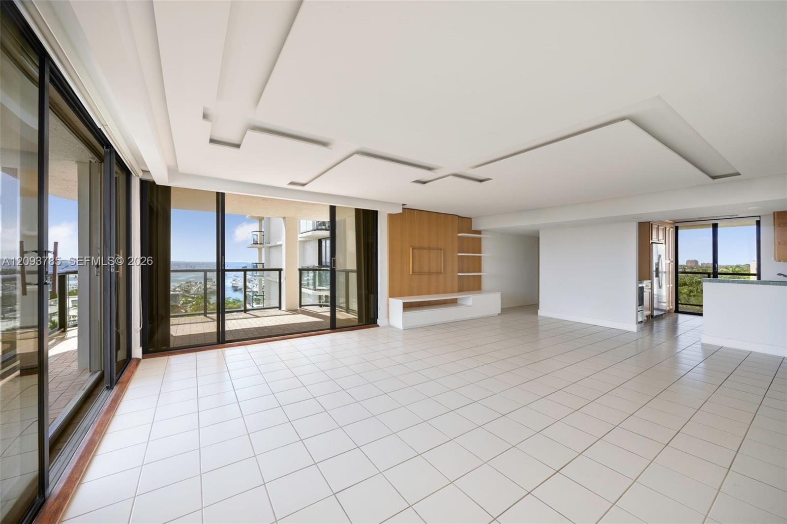 2575 S Bayshore Drive 10a & 10b Property Photo 18