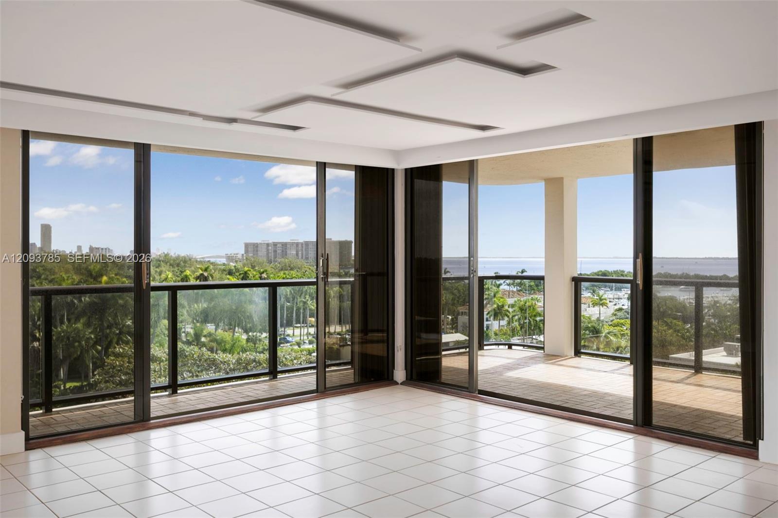 2575 S Bayshore Drive 10a & 10b Property Photo 19