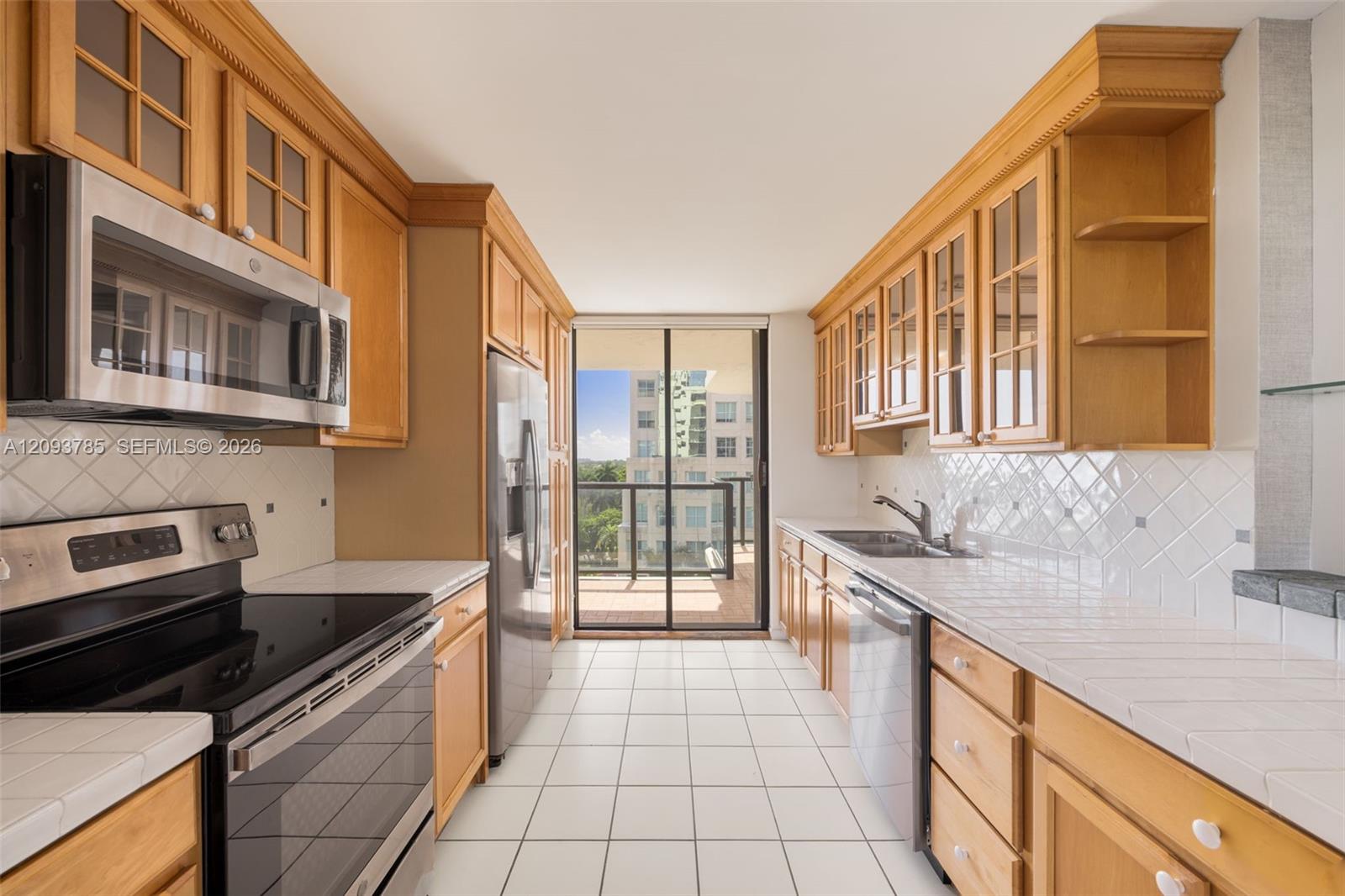 2575 S Bayshore Drive 10a & 10b Property Photo 20