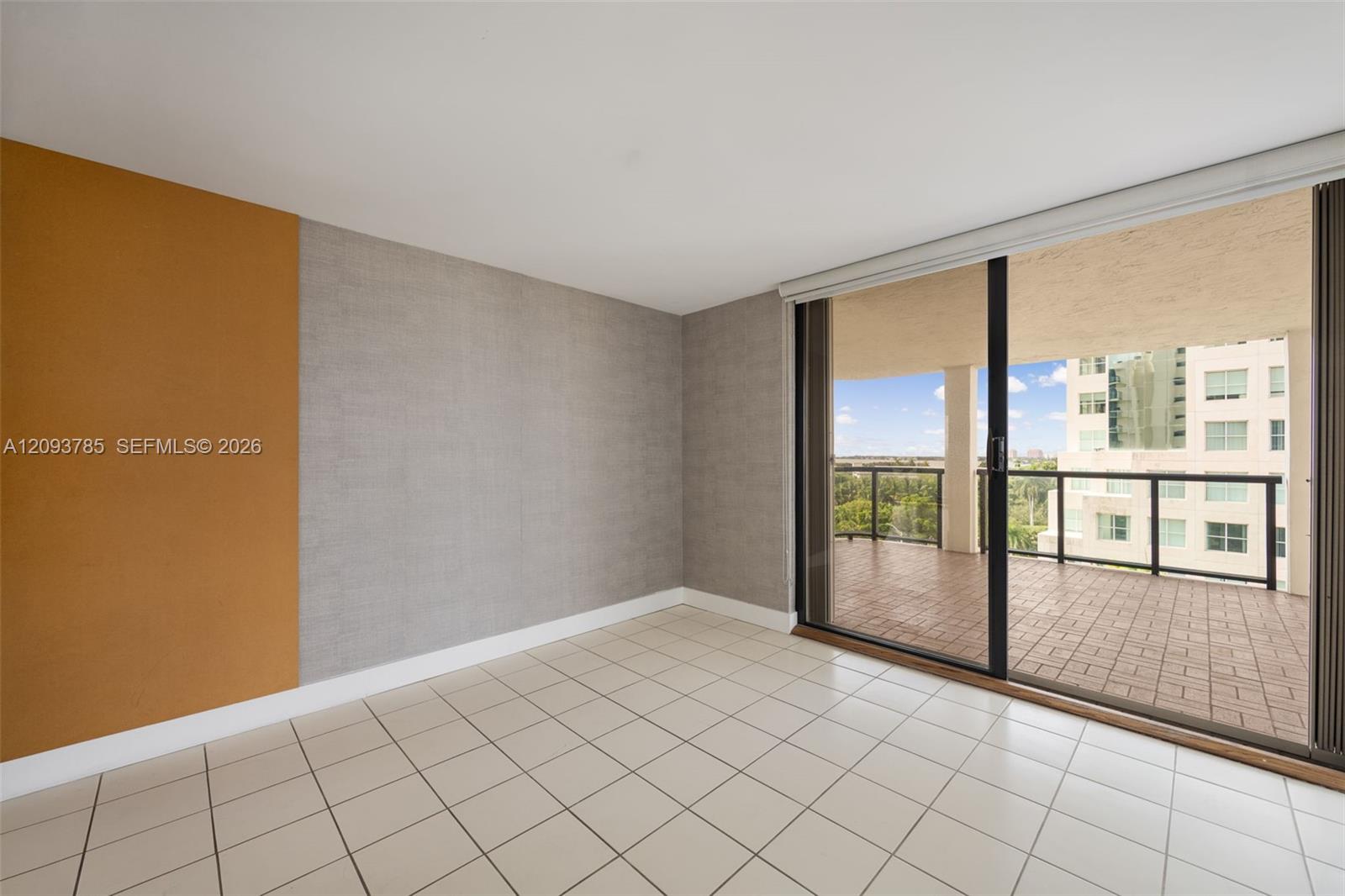 2575 S Bayshore Drive 10a & 10b Property Photo 23