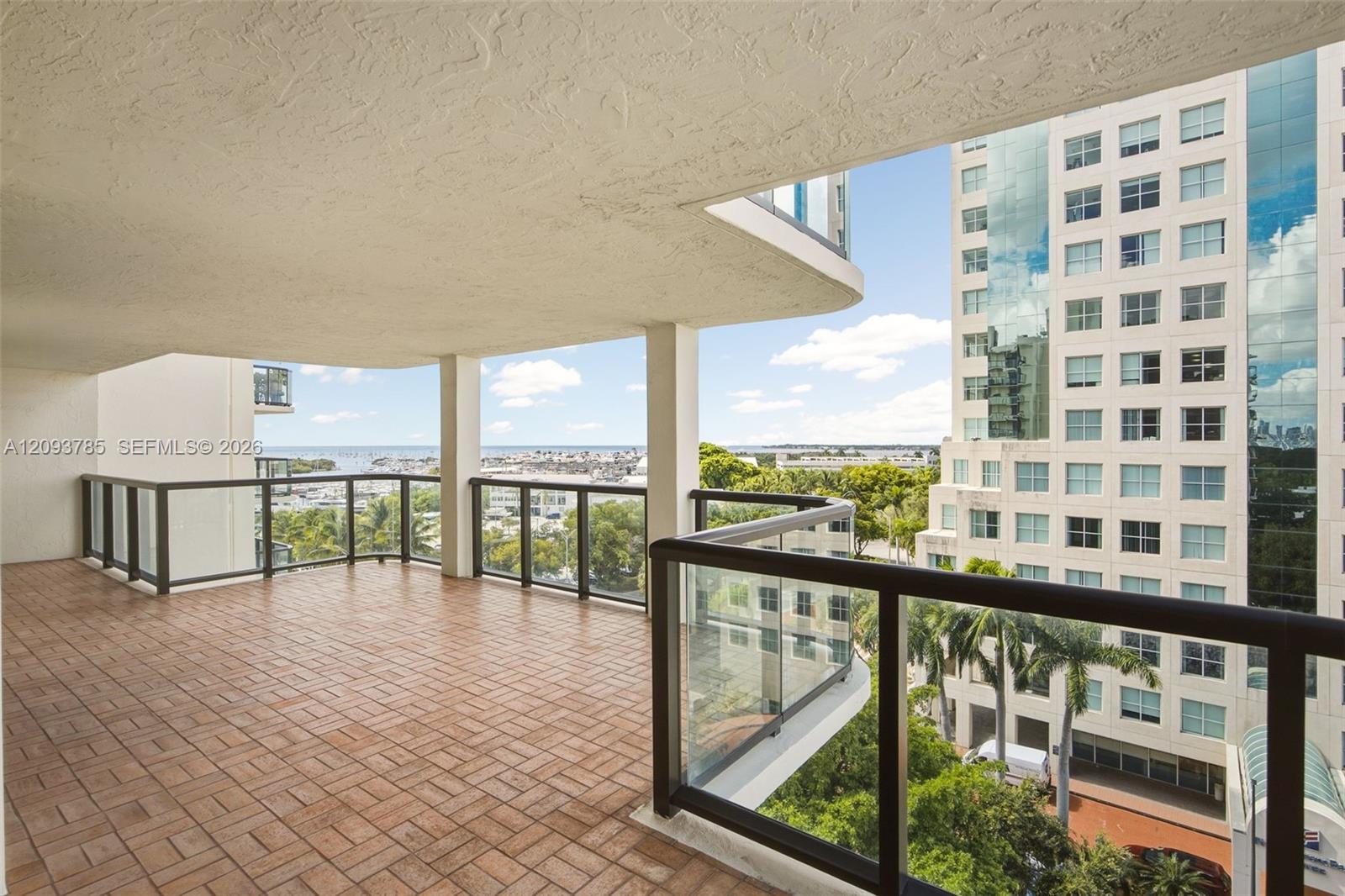 2575 S Bayshore Drive 10a & 10b Property Photo 29
