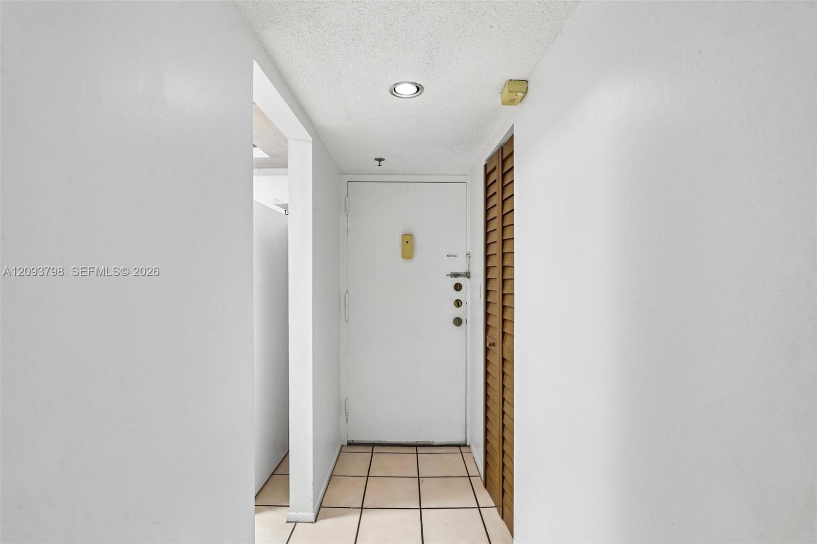 1825 W 44th Place 208 Property Photo 4