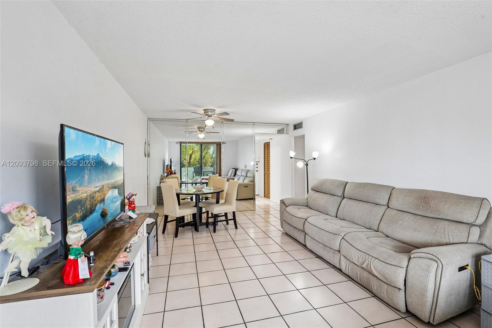 1825 W 44th Place 208 Property Photo 12