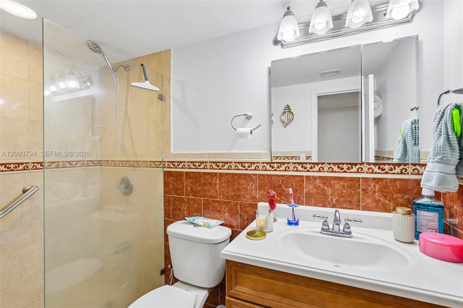 1825 W 44th Place 208 Property Photo 18