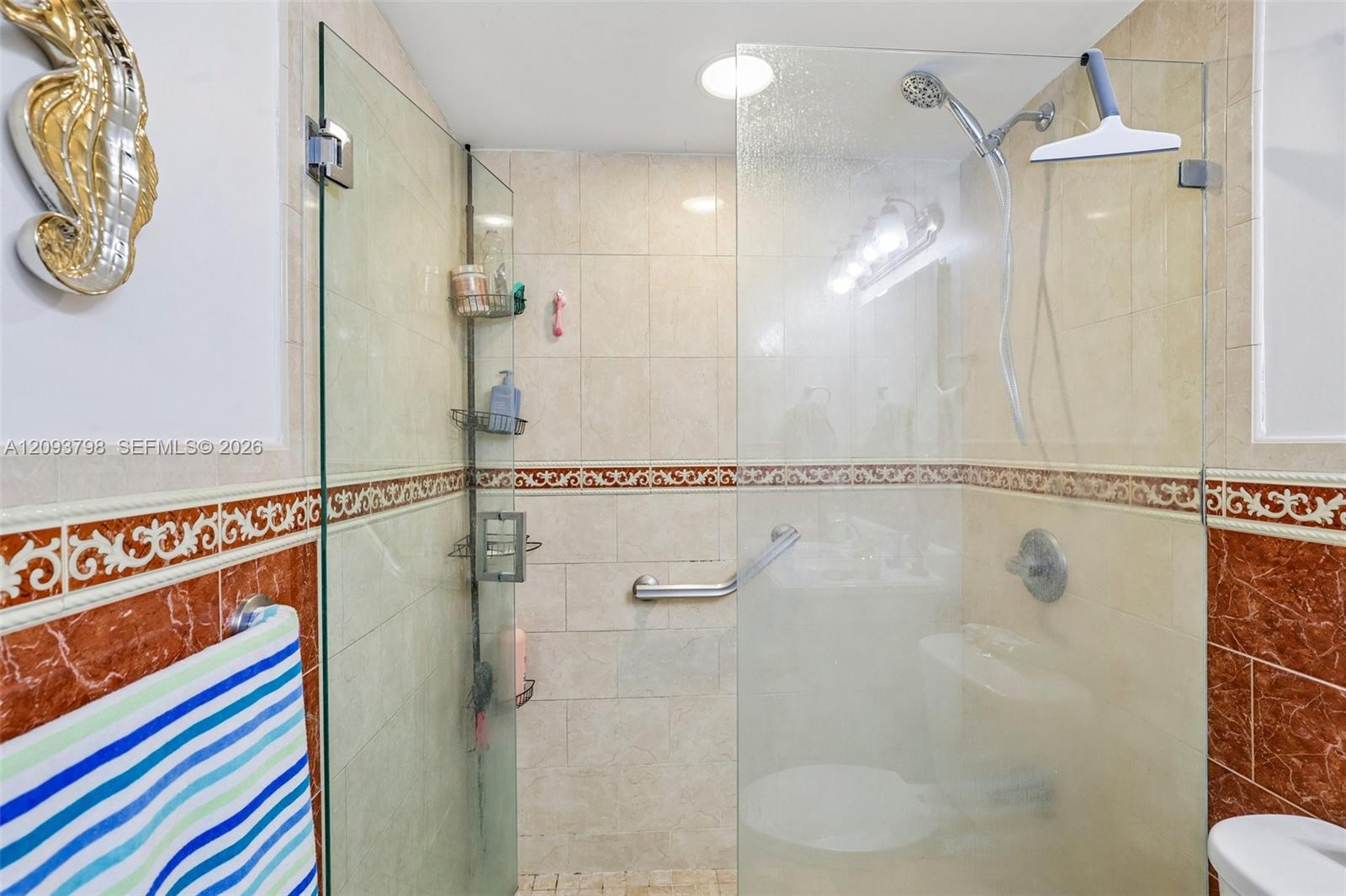 1825 W 44th Place 208 Property Photo 19