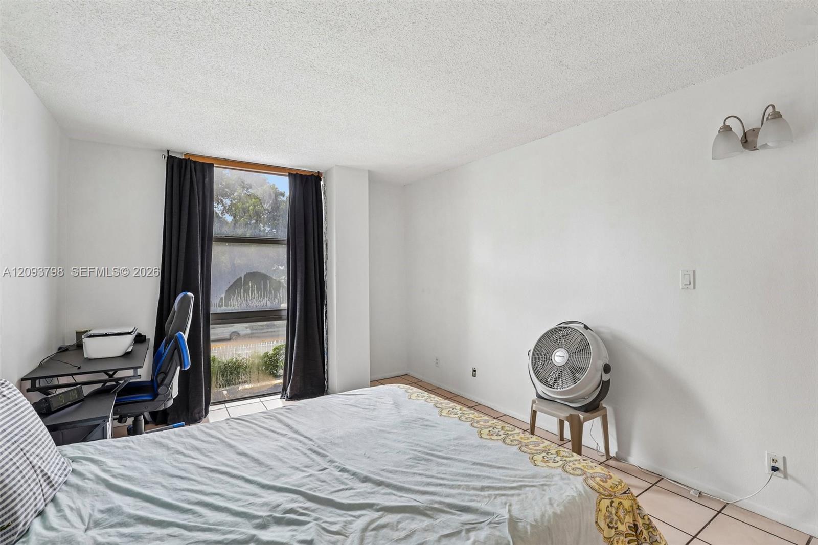 1825 W 44th Place 208 Property Photo 24