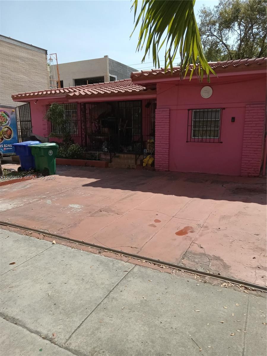 136 Ne 44th Street Property Photo 1