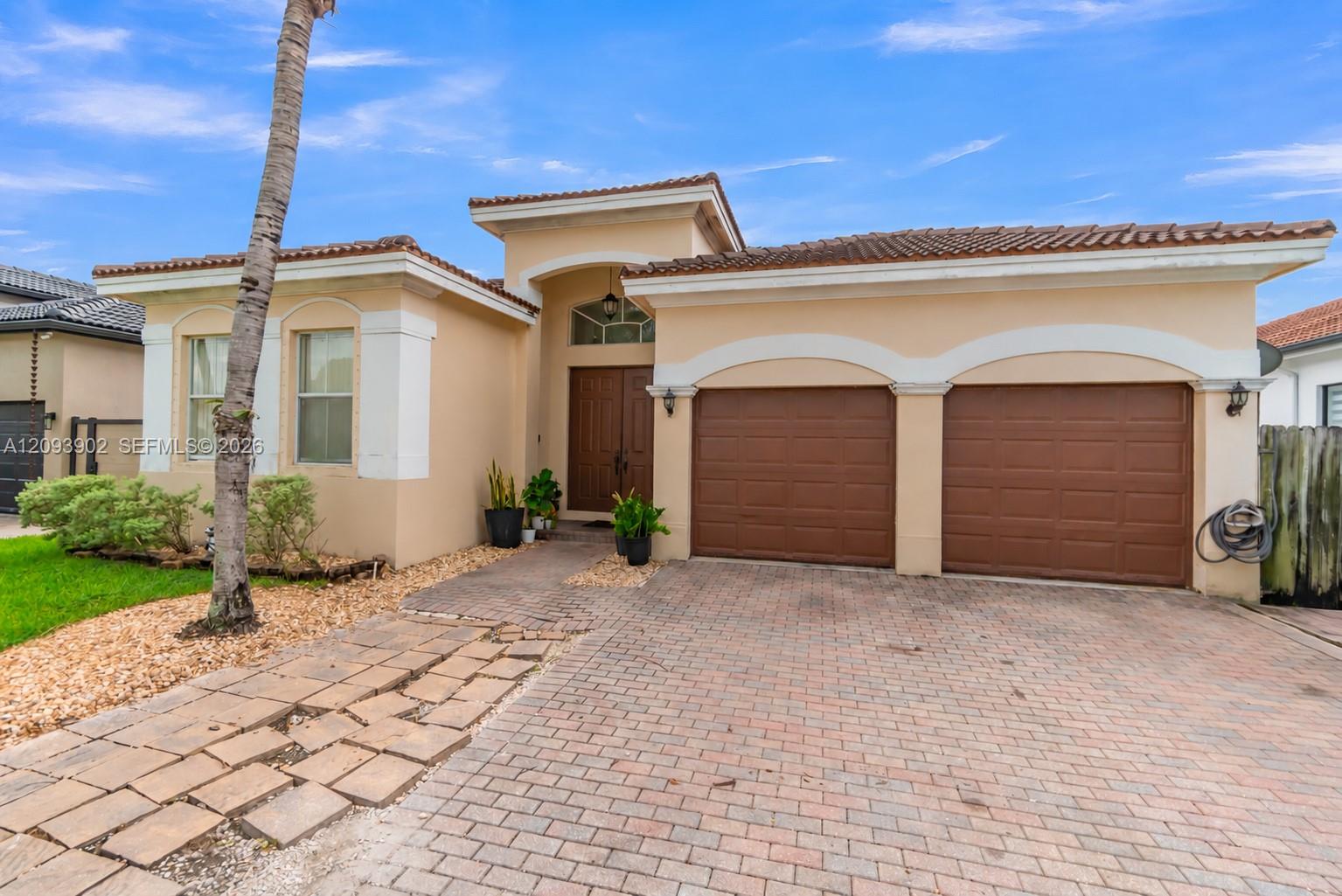 A12093902 Property Photo 2