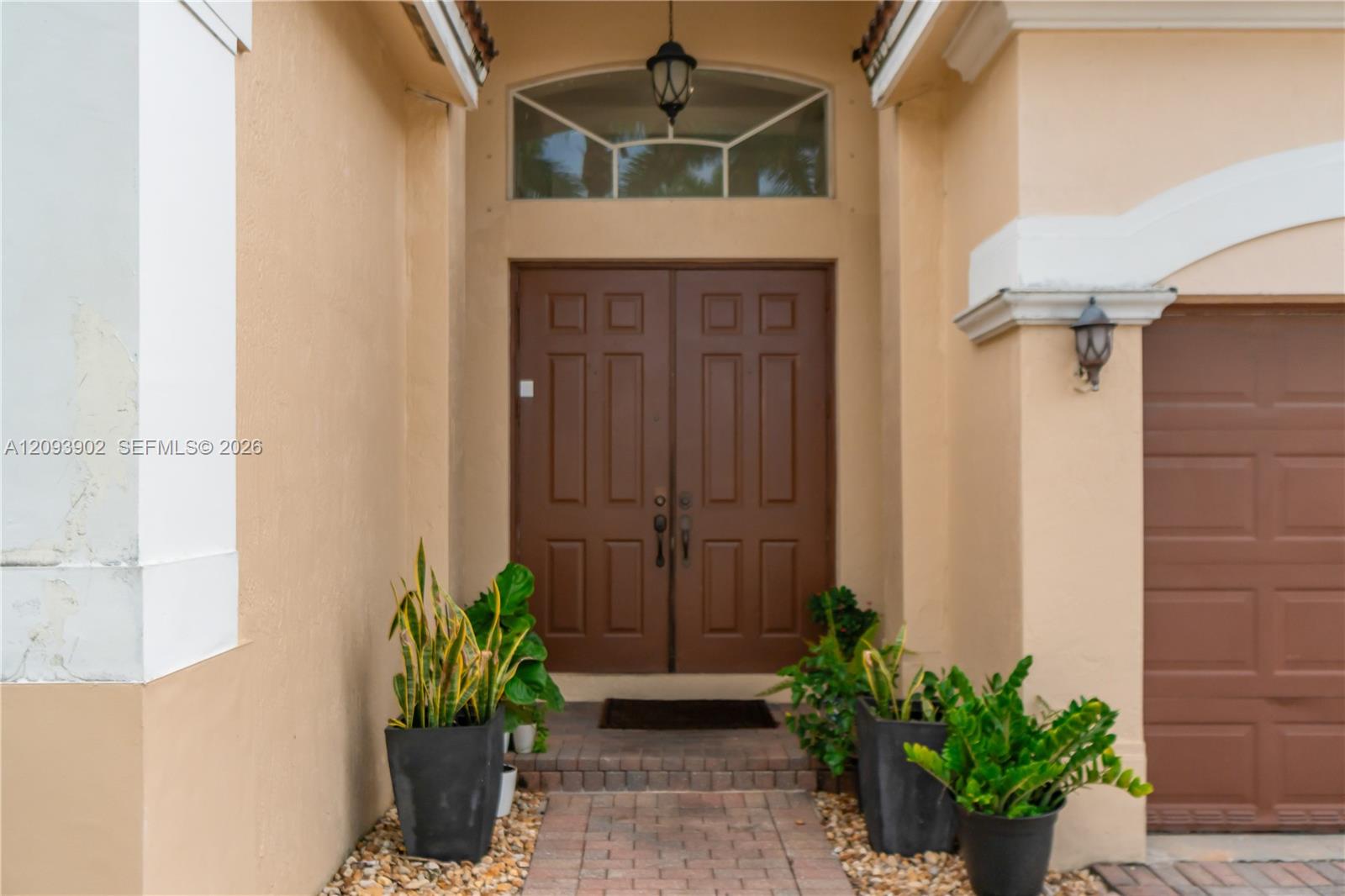 A12093902 Property Photo 3