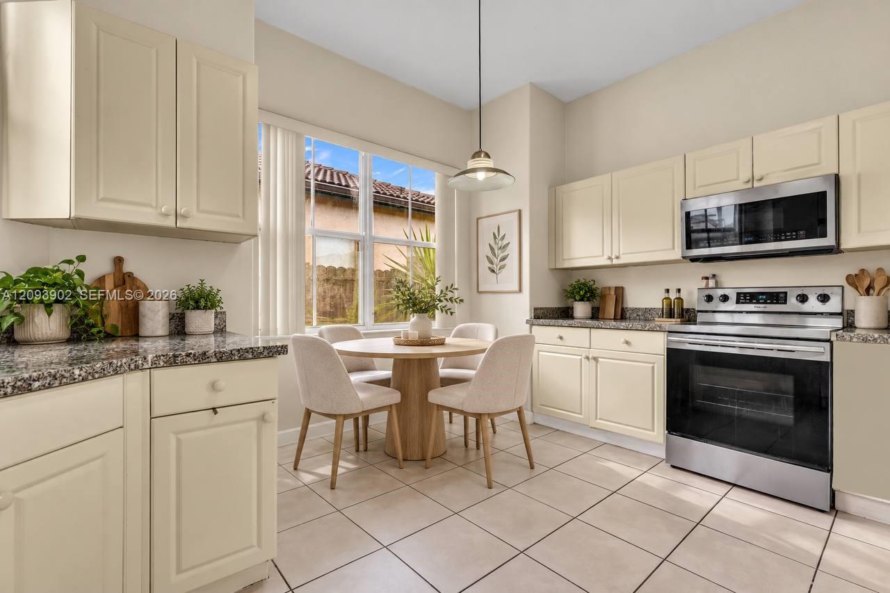 A12093902 Property Photo 16