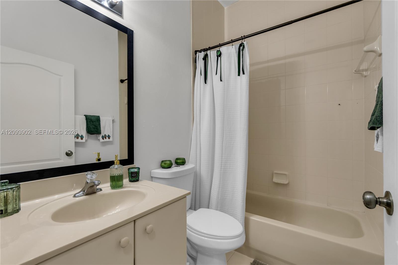 A12093902 Property Photo 27