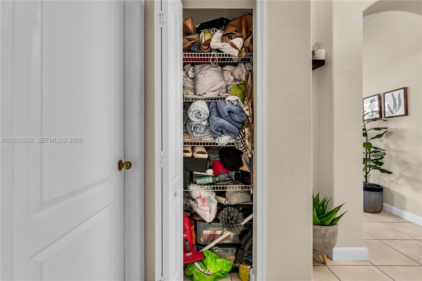 A12093902 Property Photo 34