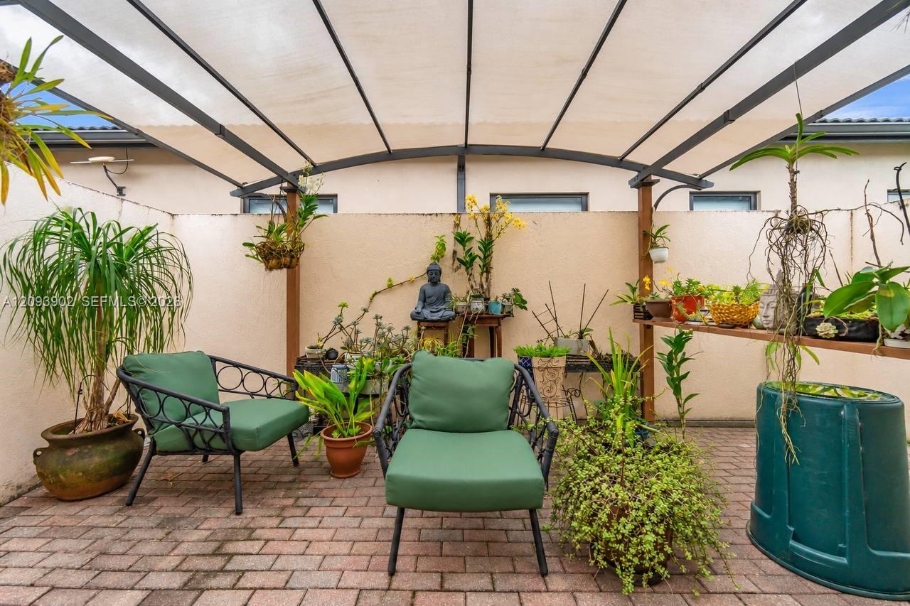 A12093902 Property Photo 44