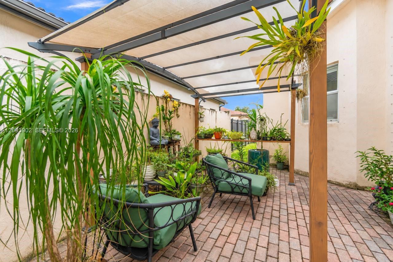 A12093902 Property Photo 45