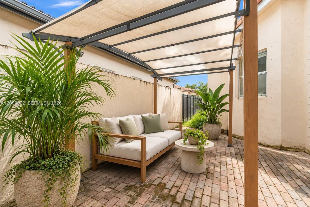 A12093902 Property Photo 46