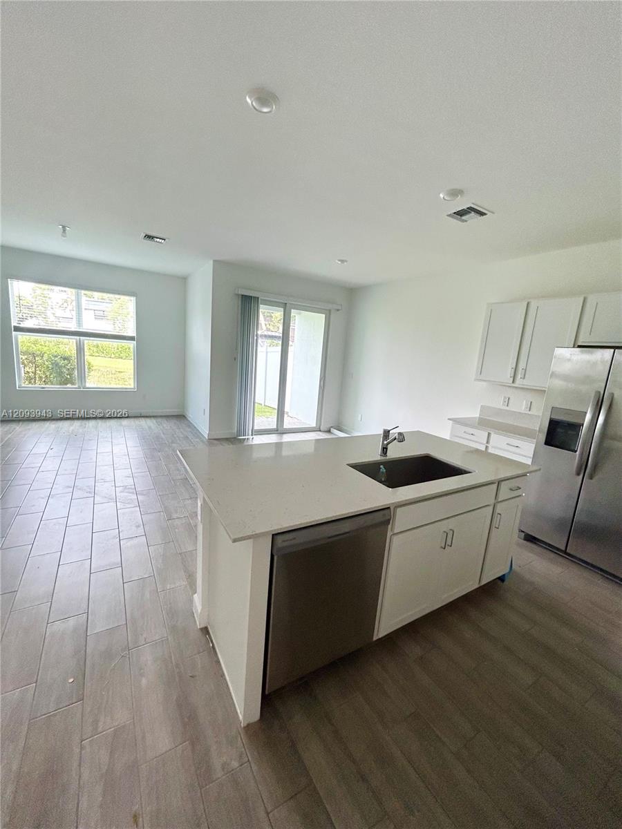A12093943 Property Photo 2