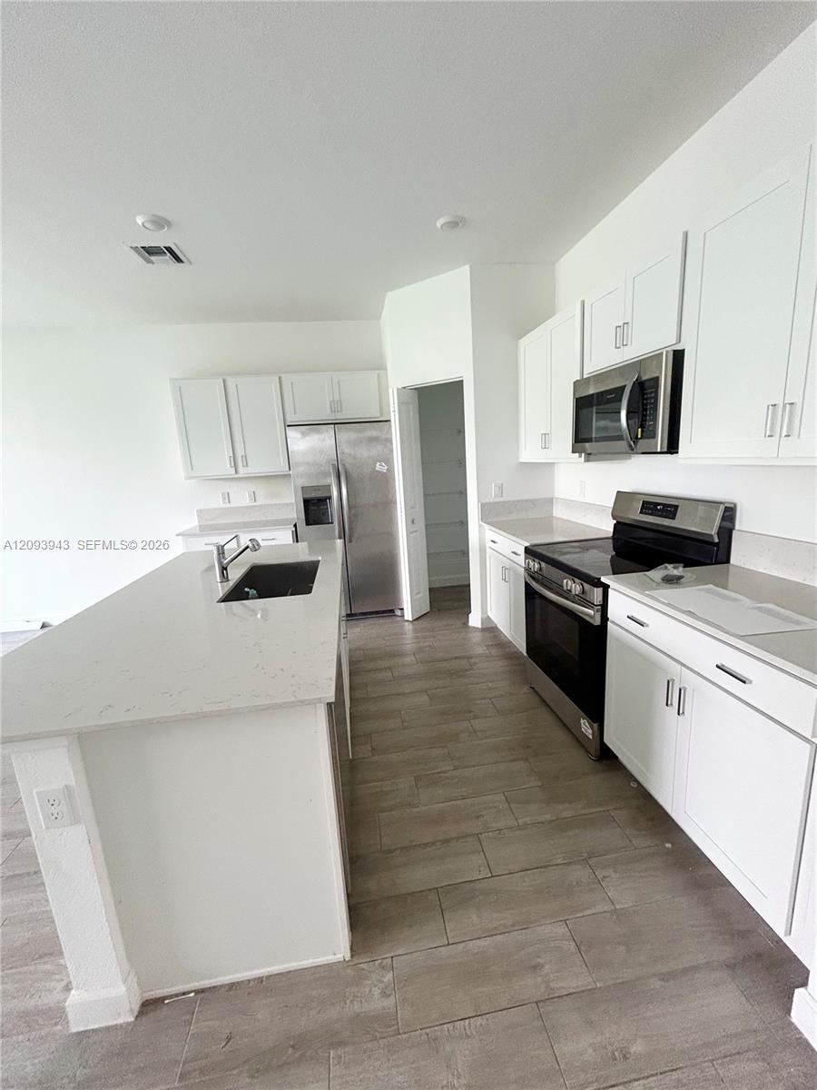 A12093943 Property Photo 5