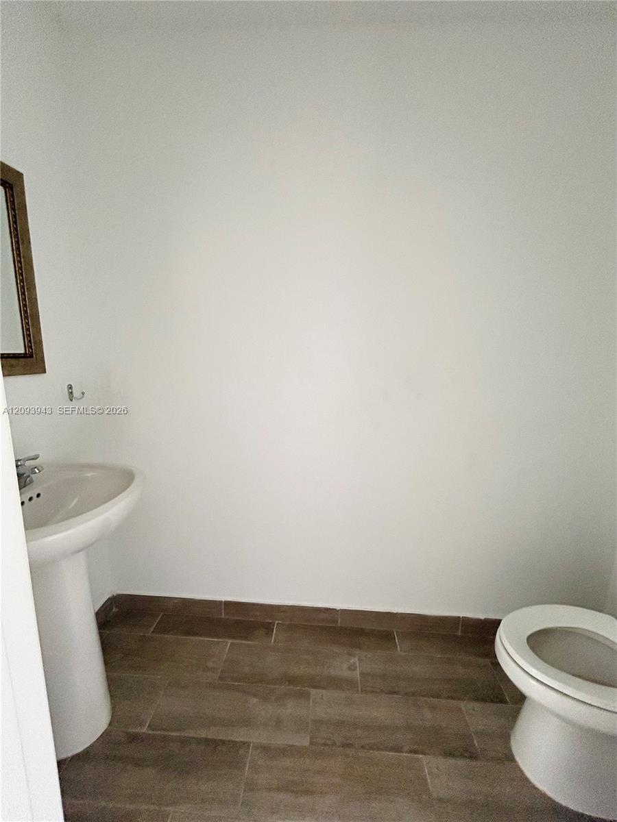 A12093943 Property Photo 16