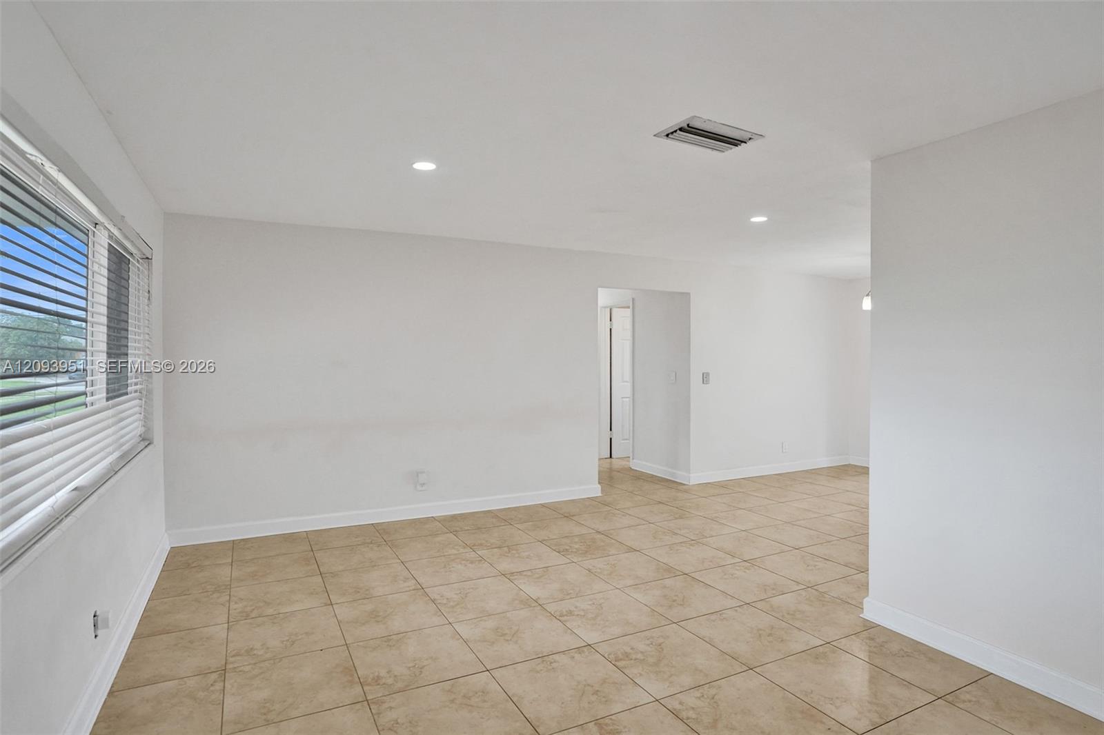 5081 Sw 94th Way Property Photo 4