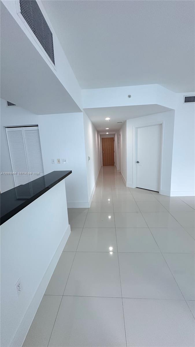 244 Biscayne Boulevard 1608 Property Photo 8