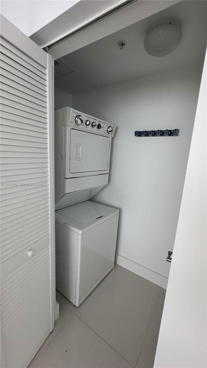 244 Biscayne Boulevard 1608 Property Photo 12