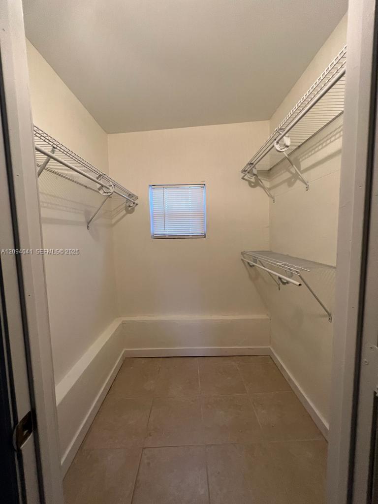 2471 Dewey Street Property Photo 11