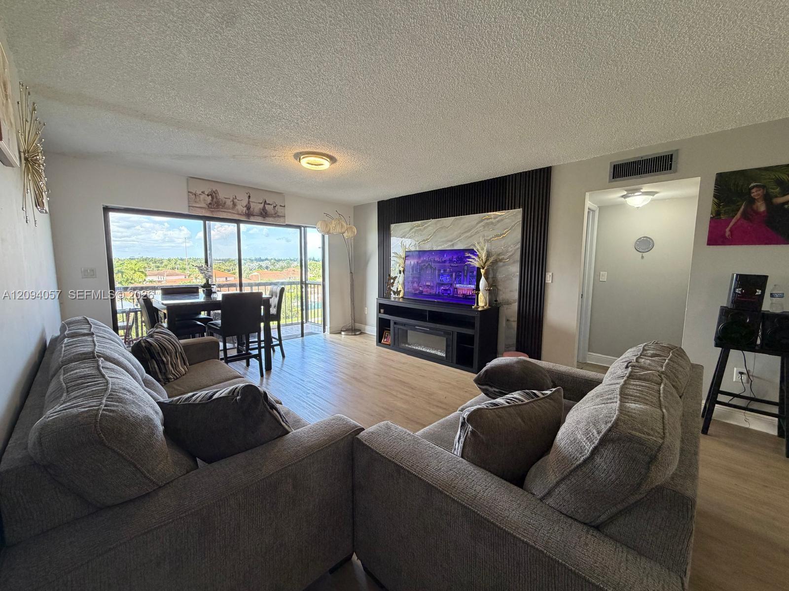 A12094057 Property Photo 12