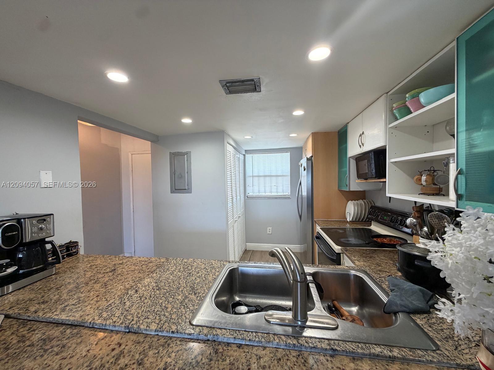 A12094057 Property Photo 20