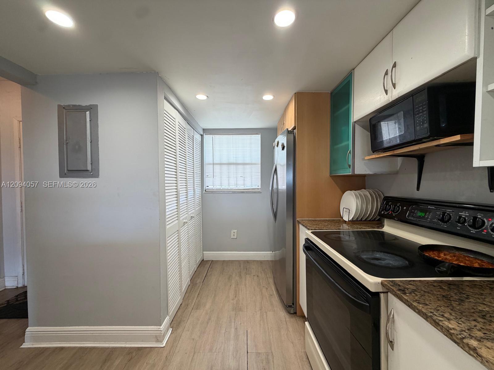 A12094057 Property Photo 21