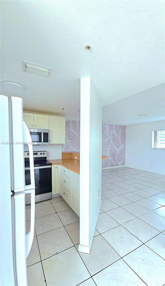 328 NW 12th Avenue 11 Property Photo 1