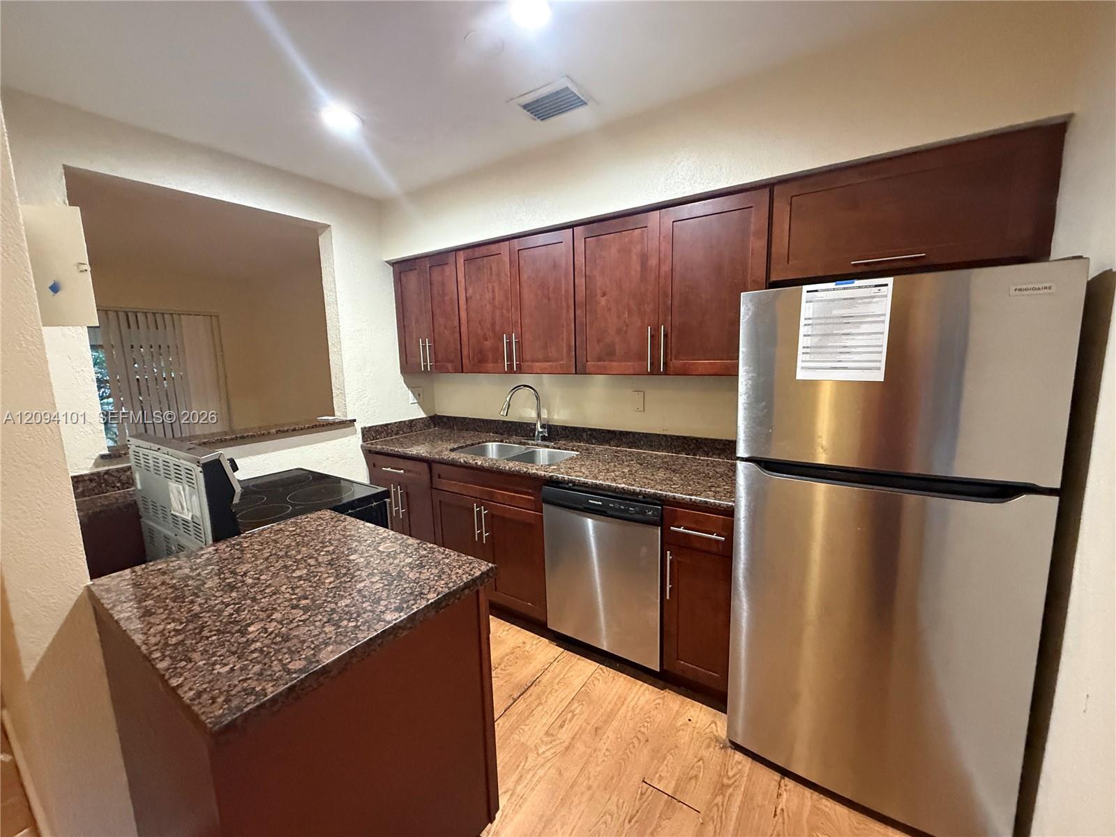 1501 Sw 25th Avenue Property Photo 2