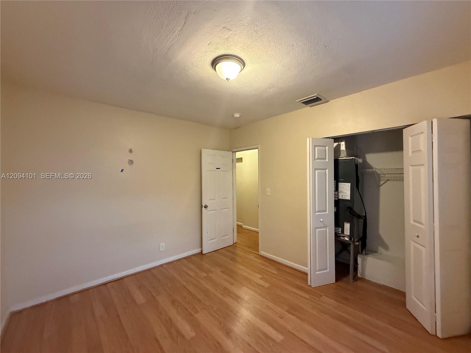 1501 Sw 25th Avenue Property Photo 3