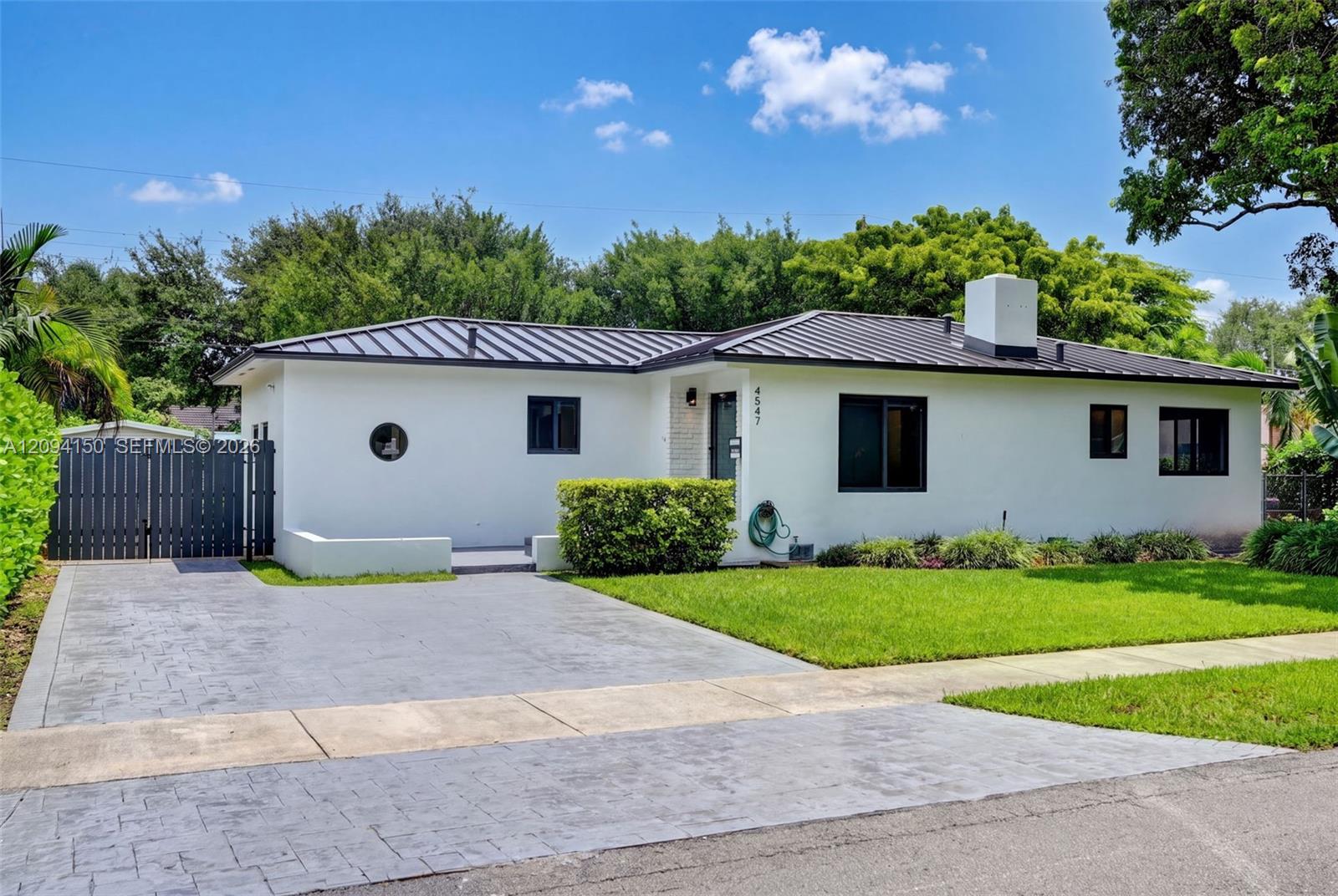 4547 Sw 16th Street Property Photo 1