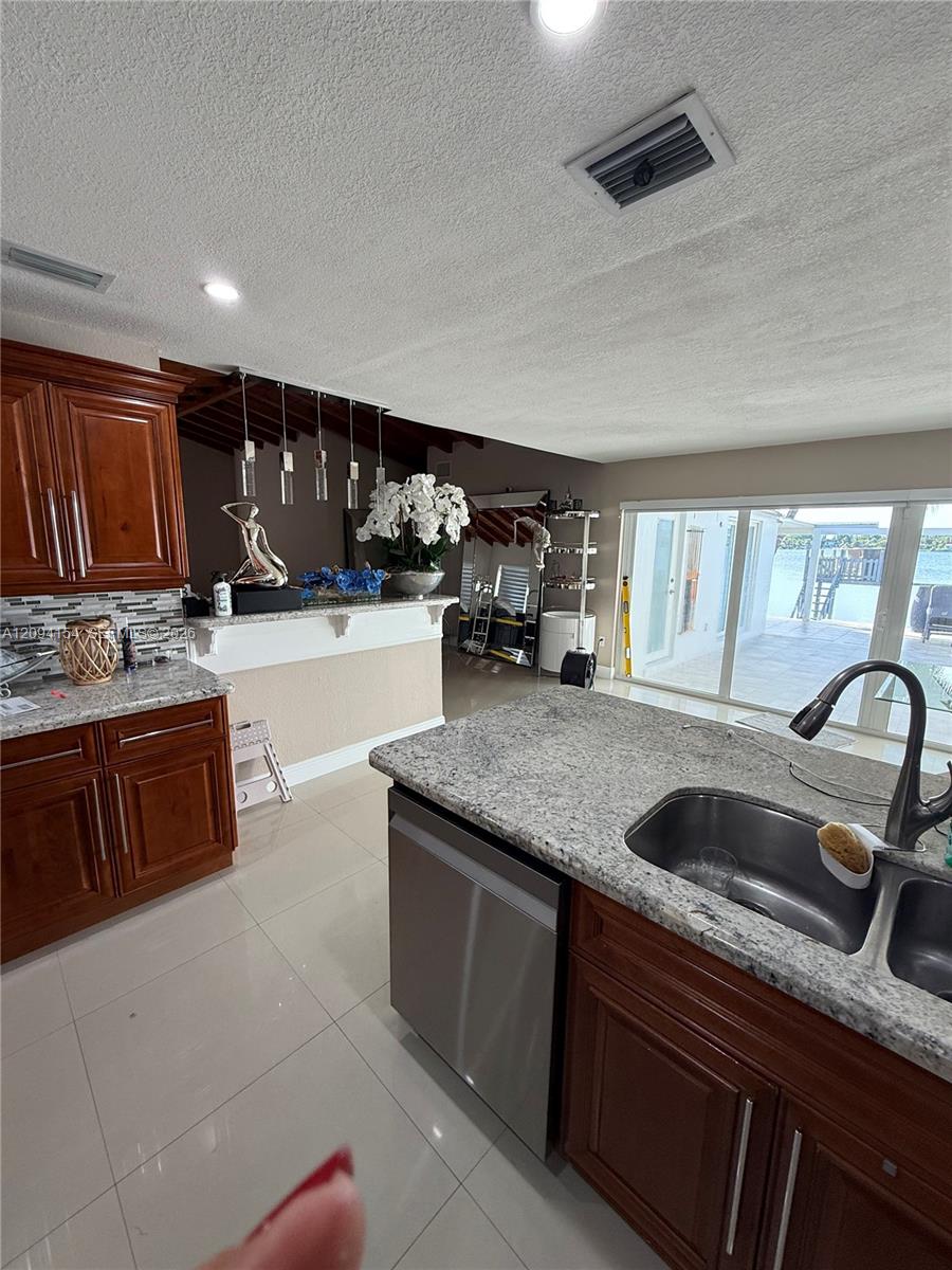 8300 Sw 48th Street Property Photo 10