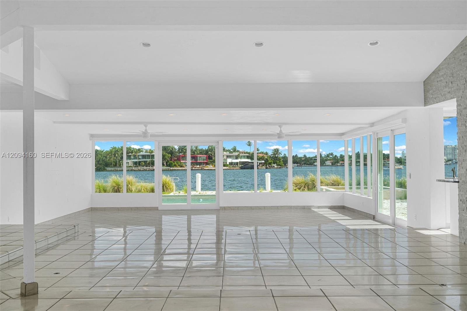 205 N Hibiscus Drive Property Photo 13