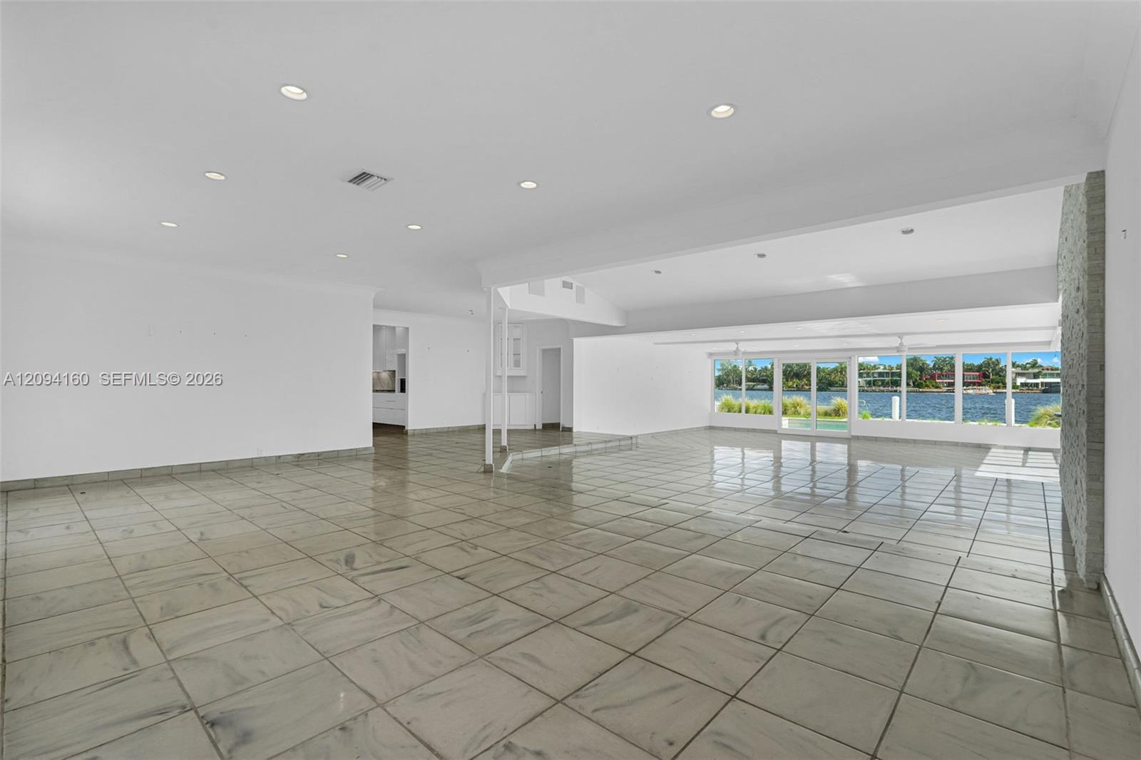 205 N Hibiscus Drive Property Photo 16