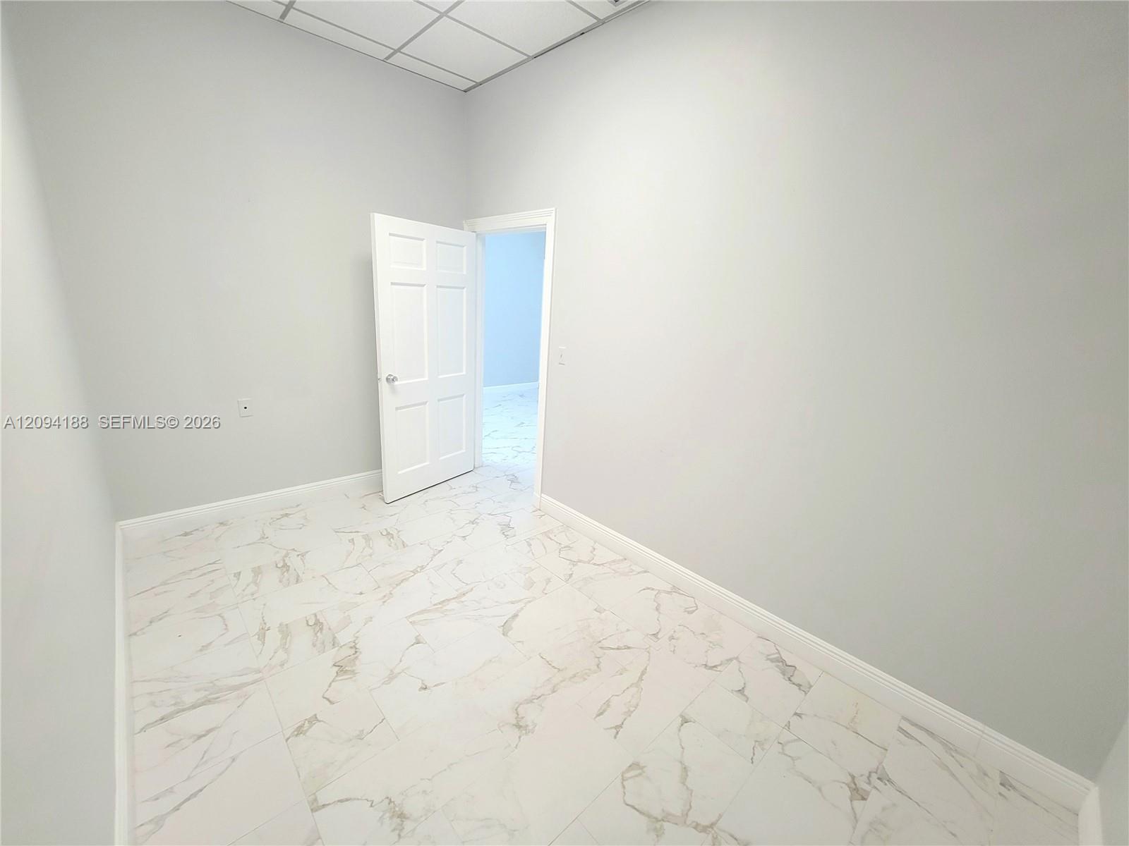 4390 N Federal Highway Property Photo 9