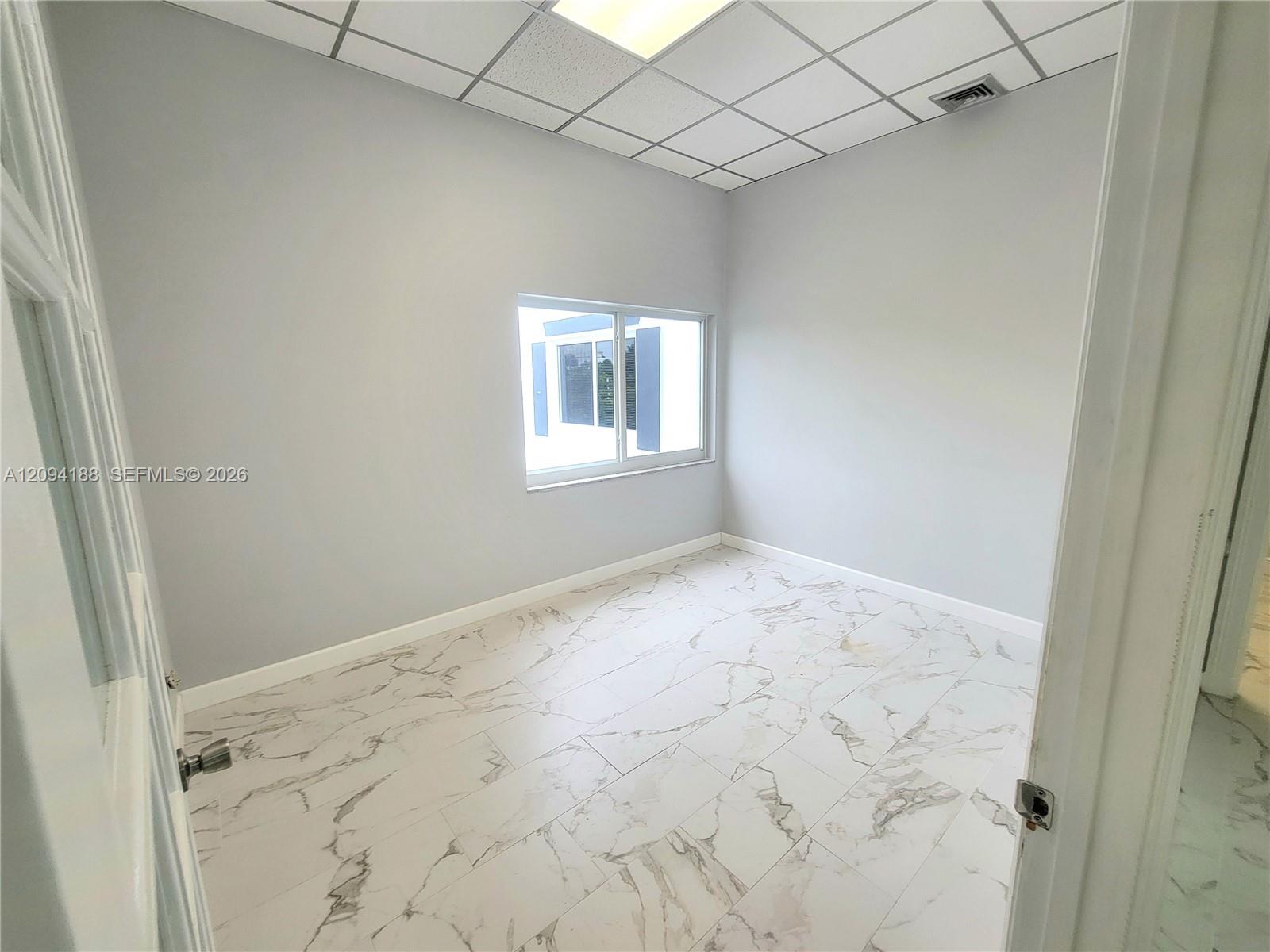 4390 N Federal Highway Property Photo 11
