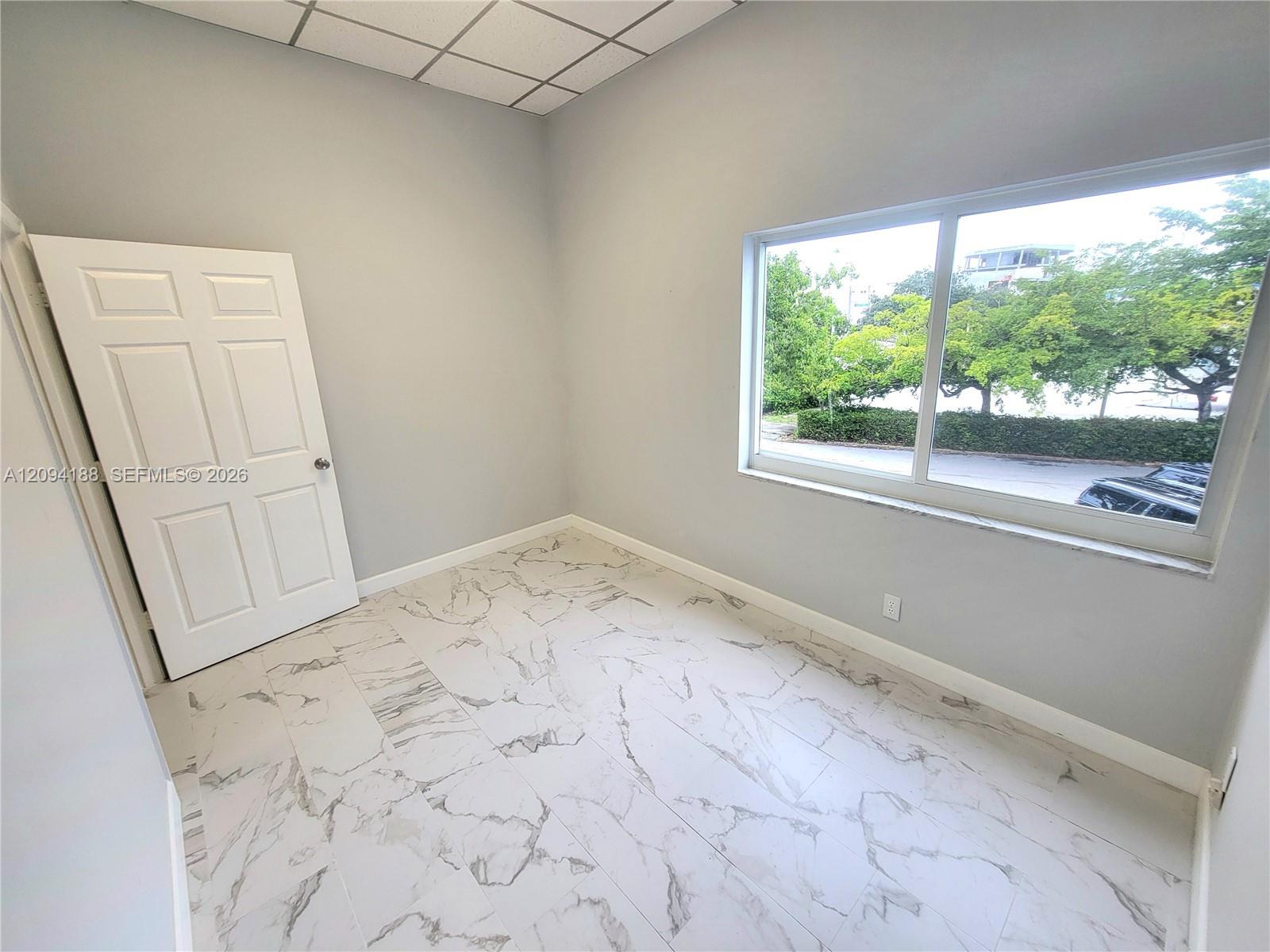 4390 N Federal Highway Property Photo 16