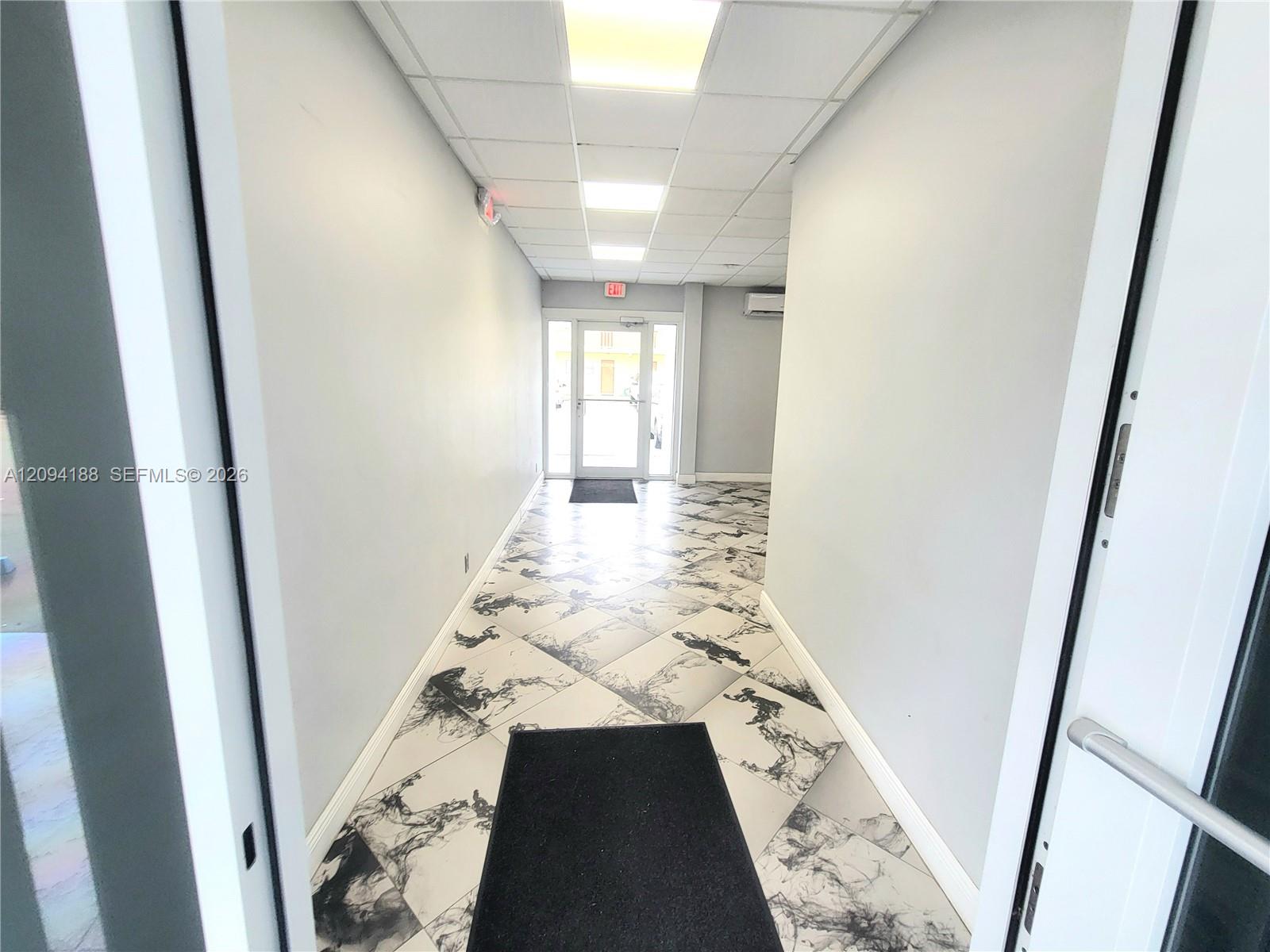 4390 N Federal Highway Property Photo 25
