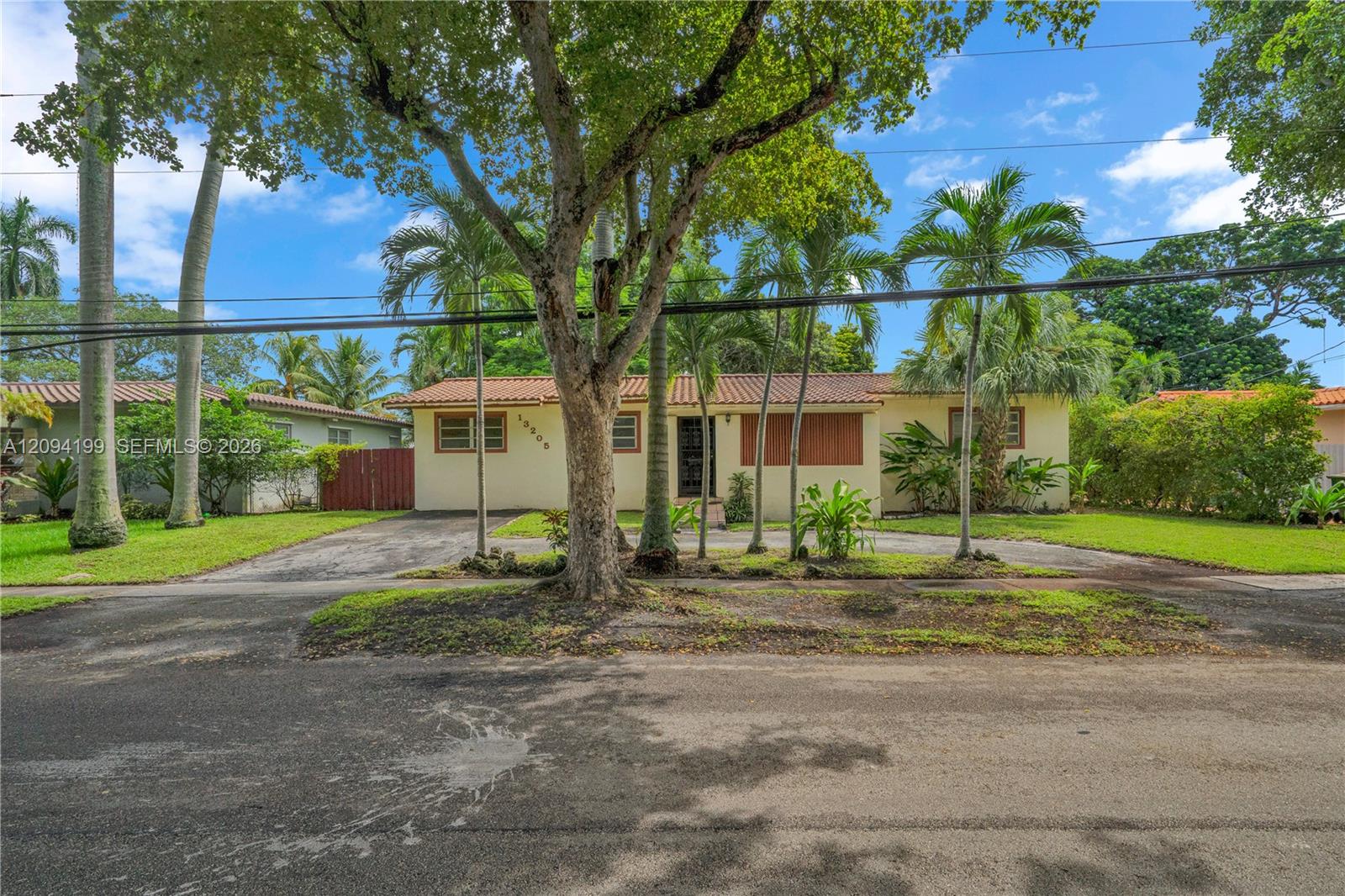 13205 Ne 2nd Avenue Property Photo 1