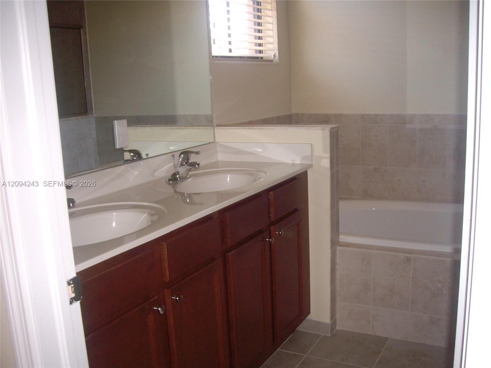 A12094243 Property Photo 10